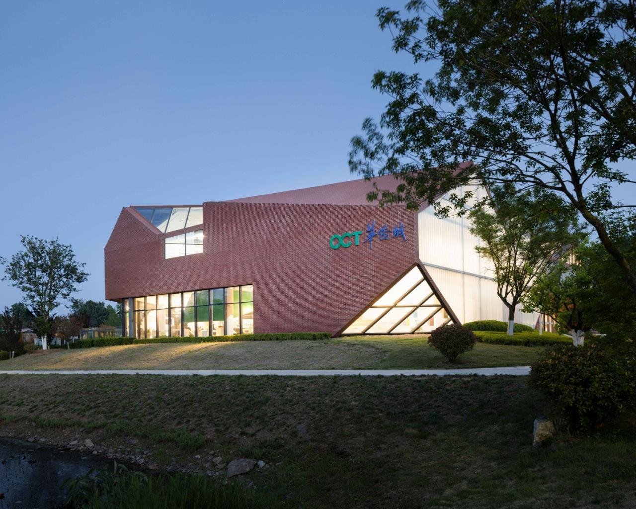BIM建筑|雕琢乡村璞玉,静待尘尽光生:乡村振兴示范区项目展示中心 / 邹迎晞-袈蓝建筑 BIM建筑|雕琢乡村璞玉,静待尘尽光生:乡村振兴示范区项目展示中心 / 邹迎晞-袈蓝建筑