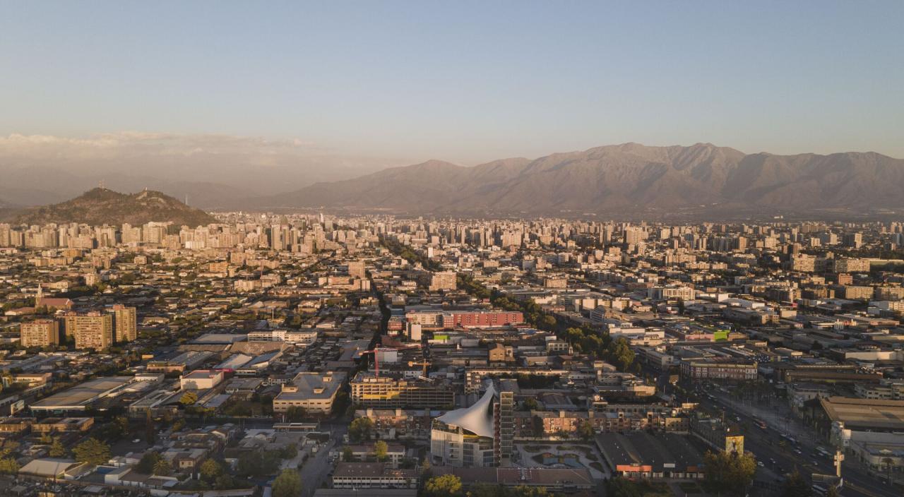 BIM建筑|楼梯漫步,圣地亚哥大学商业与经济学院 FAE / Marsino Arquitectura BIM建筑|楼梯漫步,圣地亚哥大学商业与经济学院 FAE / Marsino Arquitectura