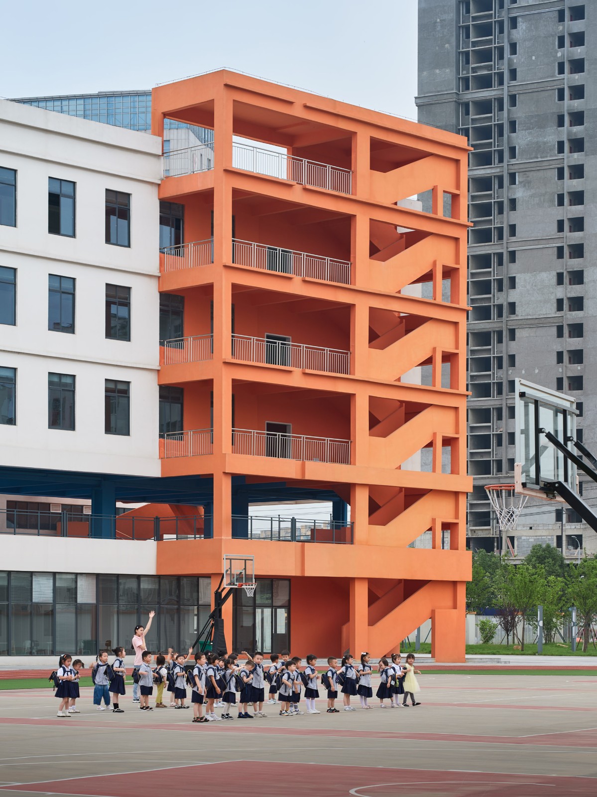 BIM建筑|县城里的新学校:送你一匹小马 / 上海立木建筑规划 BIM建筑|县城里的新学校:送你一匹小马 / 上海立木建筑规划