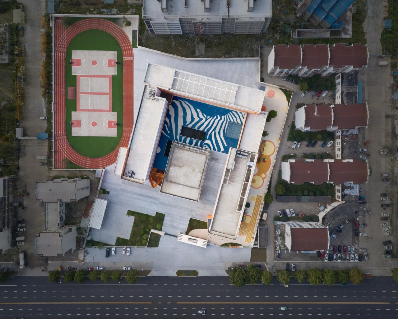BIM建筑|县城里的新学校:送你一匹小马 / 上海立木建筑规划 BIM建筑|县城里的新学校:送你一匹小马 / 上海立木建筑规划