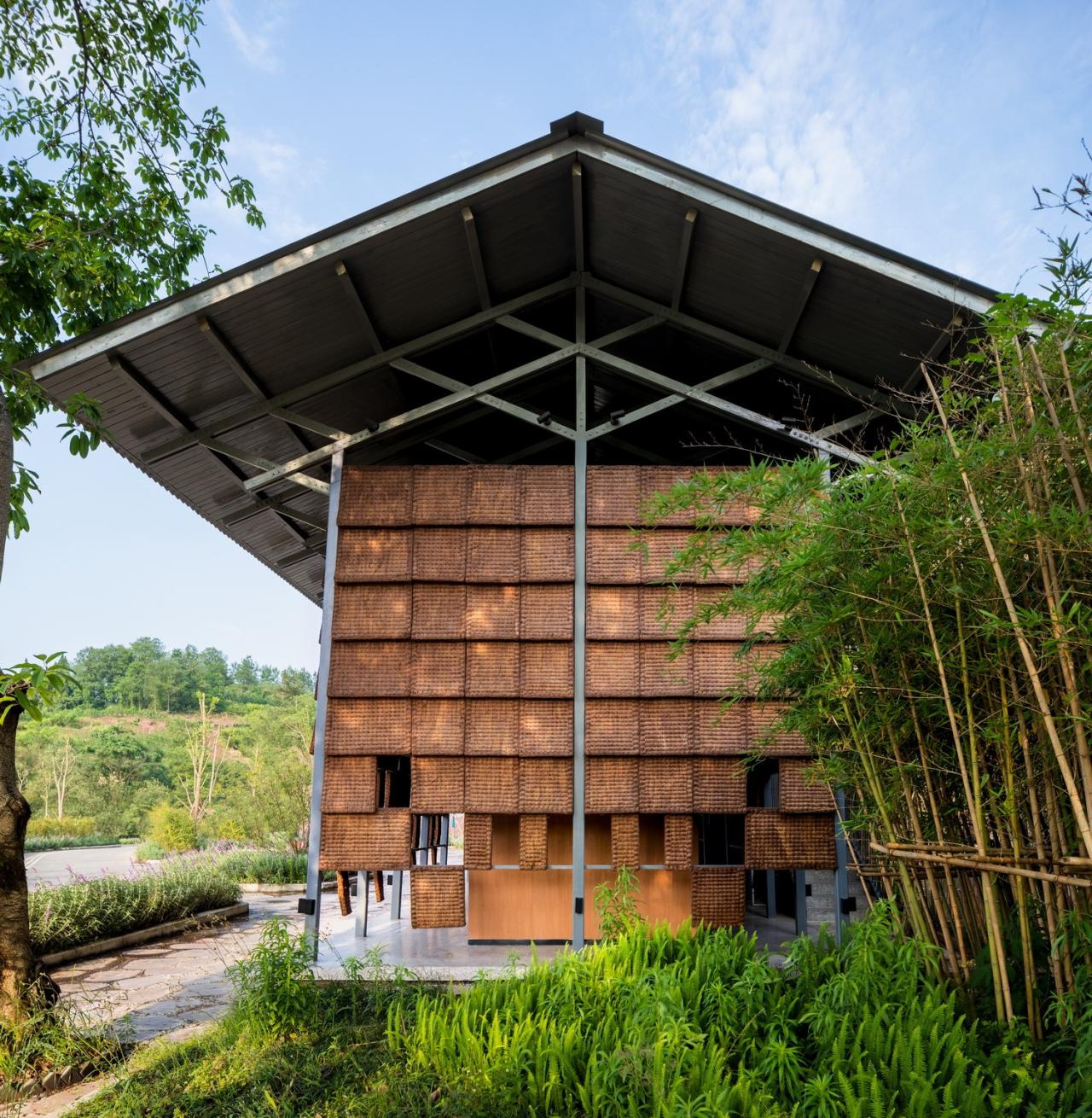 BIM建筑|面朝花海的棕厕 / 在行建筑 BIM建筑|面朝花海的棕厕 / 在行建筑