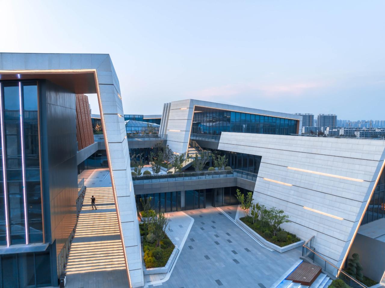 BIM建筑|山之谷:郑州·深业健康城 / 柏涛建筑 BIM建筑|山之谷:郑州·深业健康城 / 柏涛建筑