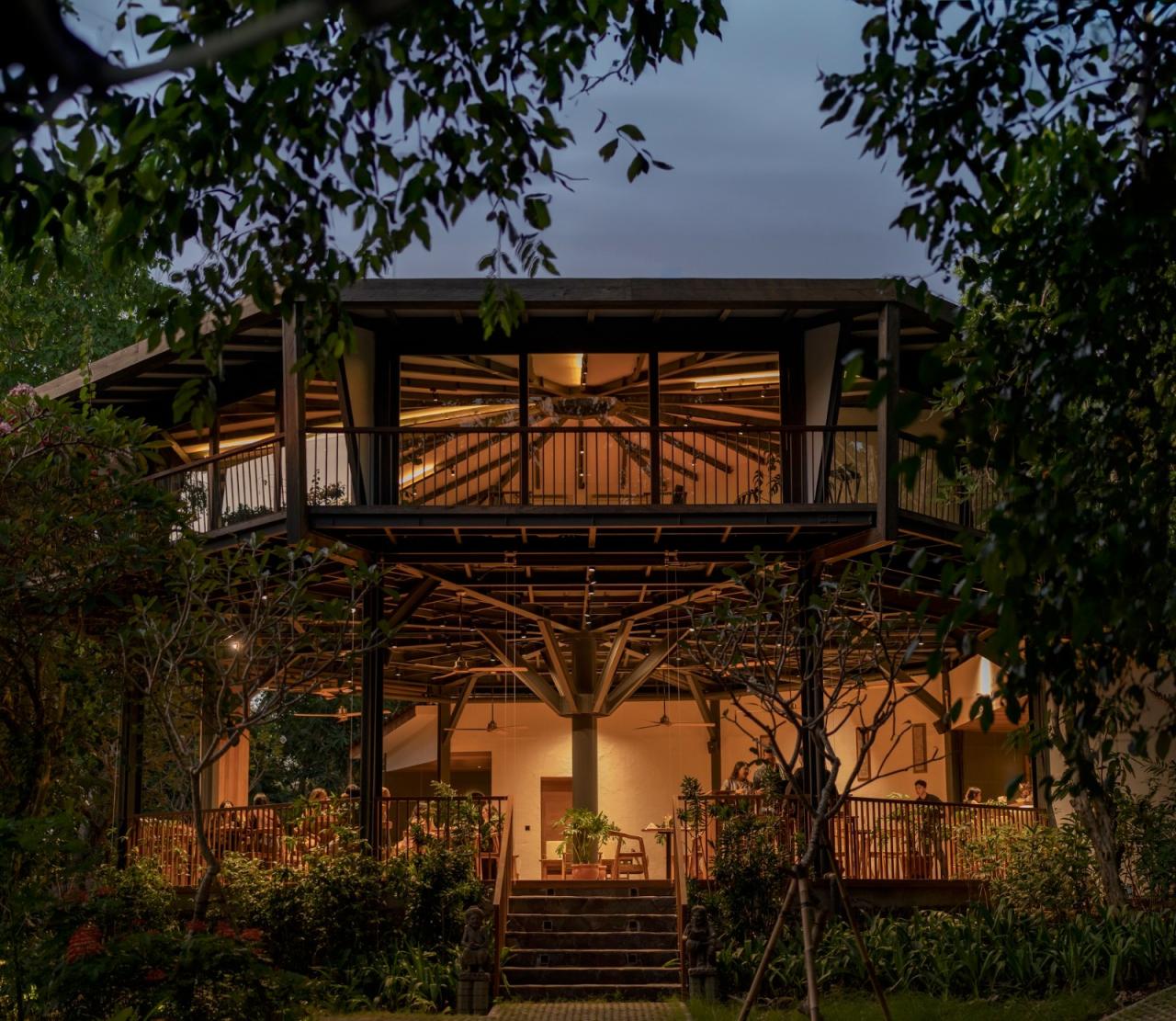 BIM建筑|八角餐厅和工作区 / Stilt Studios BIM建筑|八角餐厅和工作区 / Stilt Studios