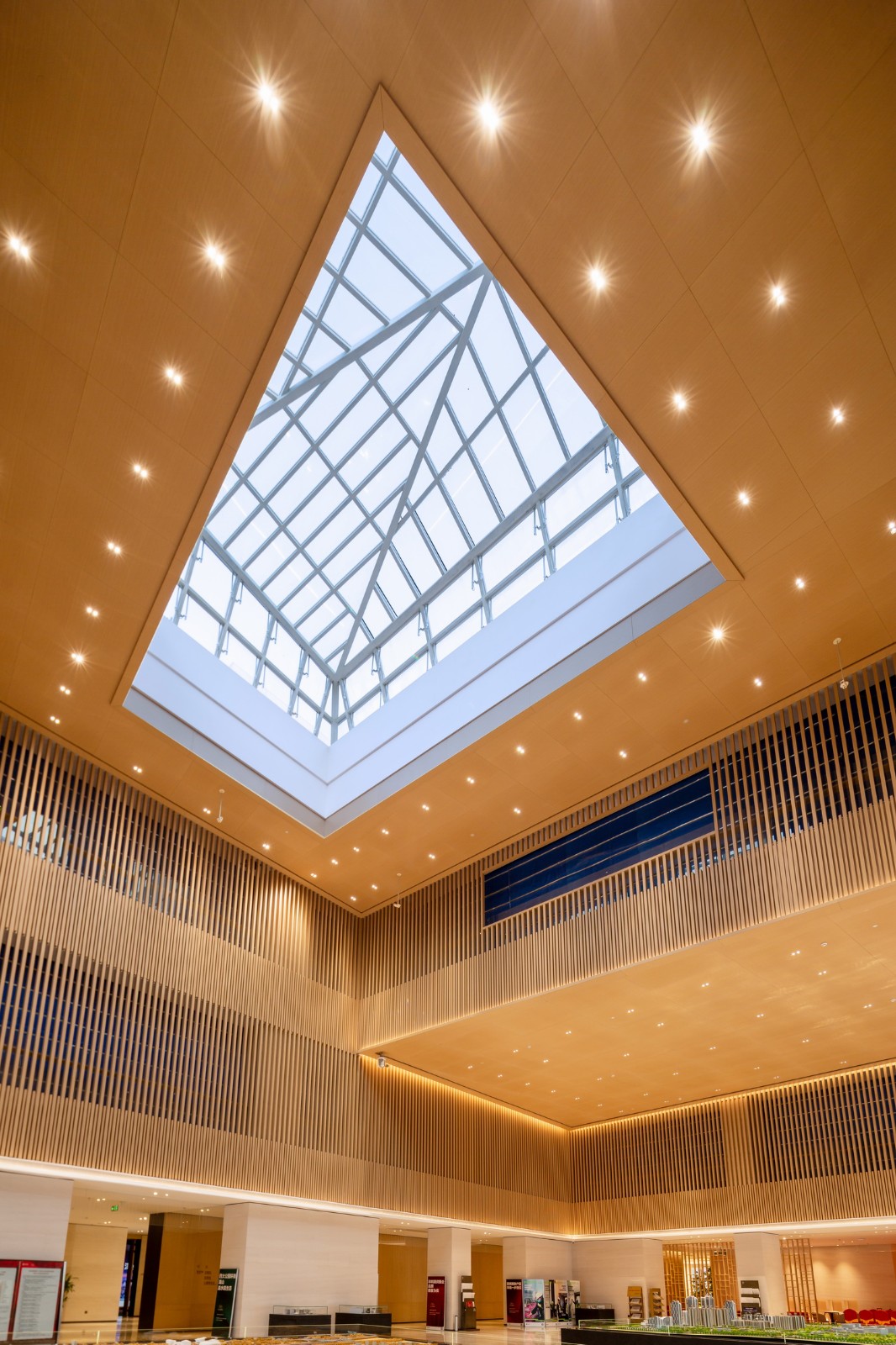 BIM建筑|山之谷:郑州·深业健康城 / 柏涛建筑 BIM建筑|山之谷:郑州·深业健康城 / 柏涛建筑
