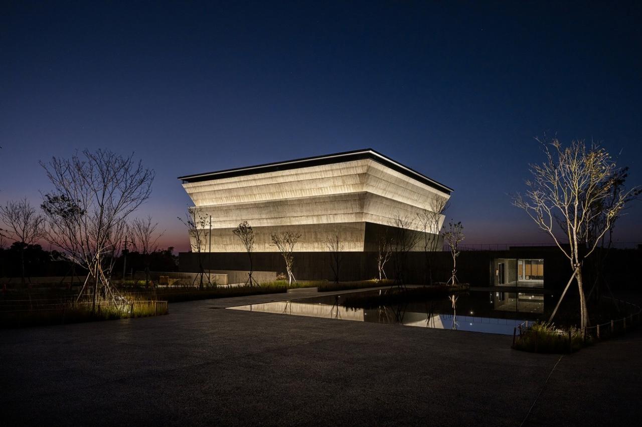 BIM建筑|山中骨灰安置所 / Behet Bondzio Lin Architekten BIM建筑|山中骨灰安置所 / Behet Bondzio Lin Architekten