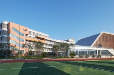 BIM建筑|自由理想的“花园城堡” :济南北康初中教育建筑群落 / UA 尤安设计-BIM建筑网