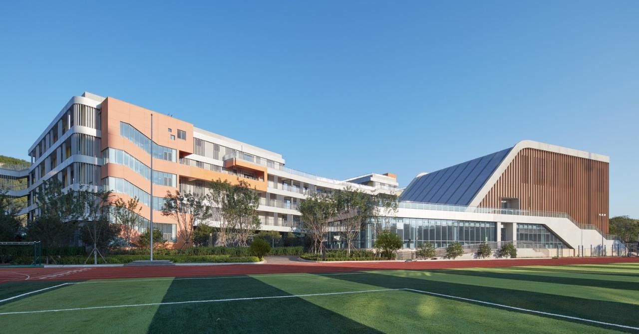 BIM建筑|自由理想的“花园城堡” :济南北康初中教育建筑群落 / UA 尤安设计 BIM建筑|自由理想的“花园城堡” :济南北康初中教育建筑群落 / UA 尤安设计