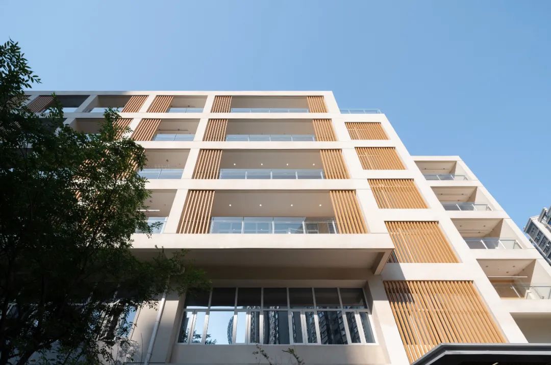 BIM建筑|多层养老中心与外部环境的互动-博元养老中心 / UUA BIM建筑|多层养老中心与外部环境的互动-博元养老中心 / UUA