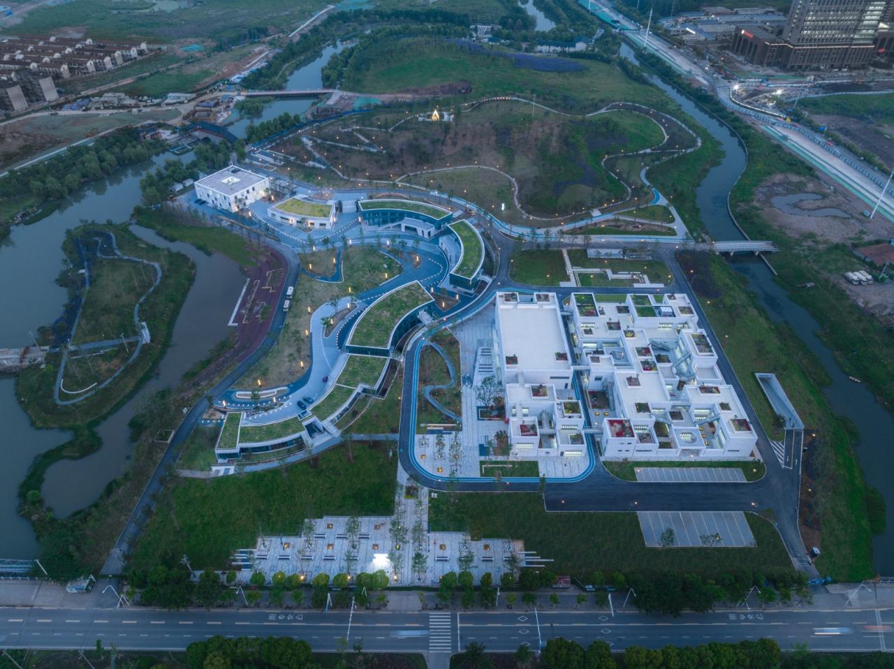 BIM建筑|武汉海绵公园研学+游客中心 / UAO瑞拓设计 BIM建筑|武汉海绵公园研学+游客中心 / UAO瑞拓设计