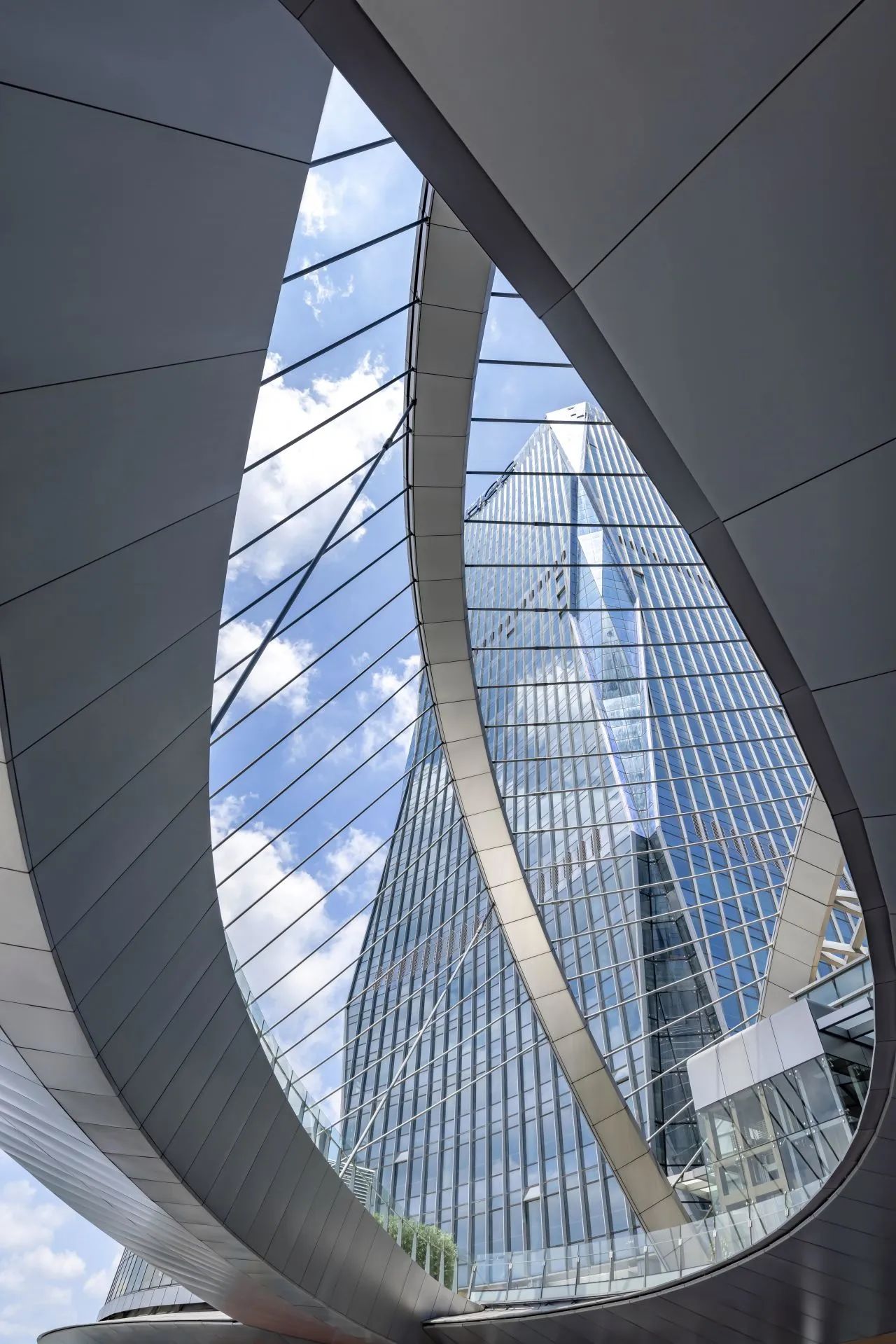 BIM建筑|华彩海口湾, 多维艺术元素塑造全新商业地标 / 凯谛思Arcadis BIM建筑|华彩海口湾, 多维艺术元素塑造全新商业地标 / 凯谛思Arcadis