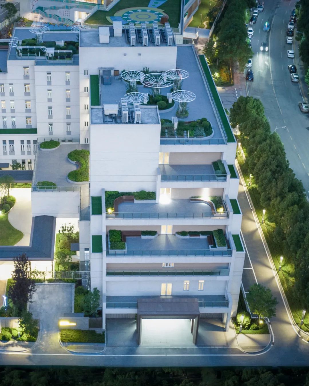 BIM建筑|多层养老中心与外部环境的互动-博元养老中心 / UUA BIM建筑|多层养老中心与外部环境的互动-博元养老中心 / UUA