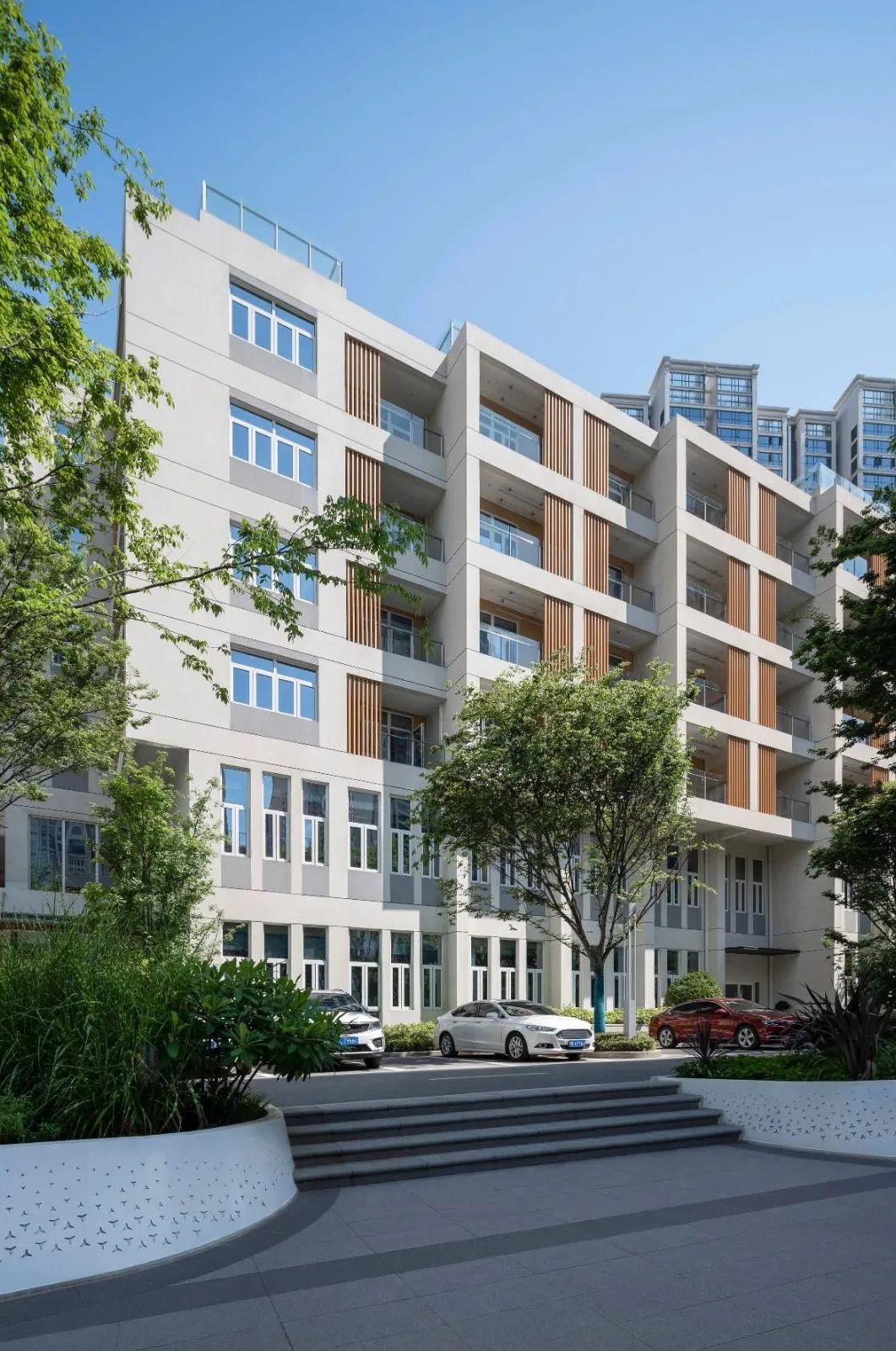 BIM建筑|多层养老中心与外部环境的互动-博元养老中心 / UUA BIM建筑|多层养老中心与外部环境的互动-博元养老中心 / UUA