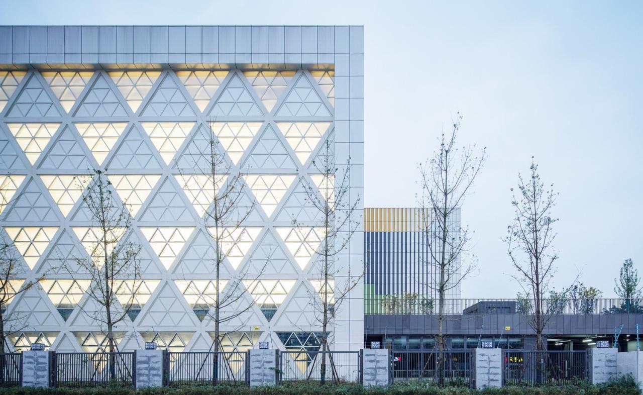BIM建筑|龙泉中学体育馆 / 中国建筑西南设计研究院有限公司 BIM建筑|龙泉中学体育馆 / 中国建筑西南设计研究院有限公司