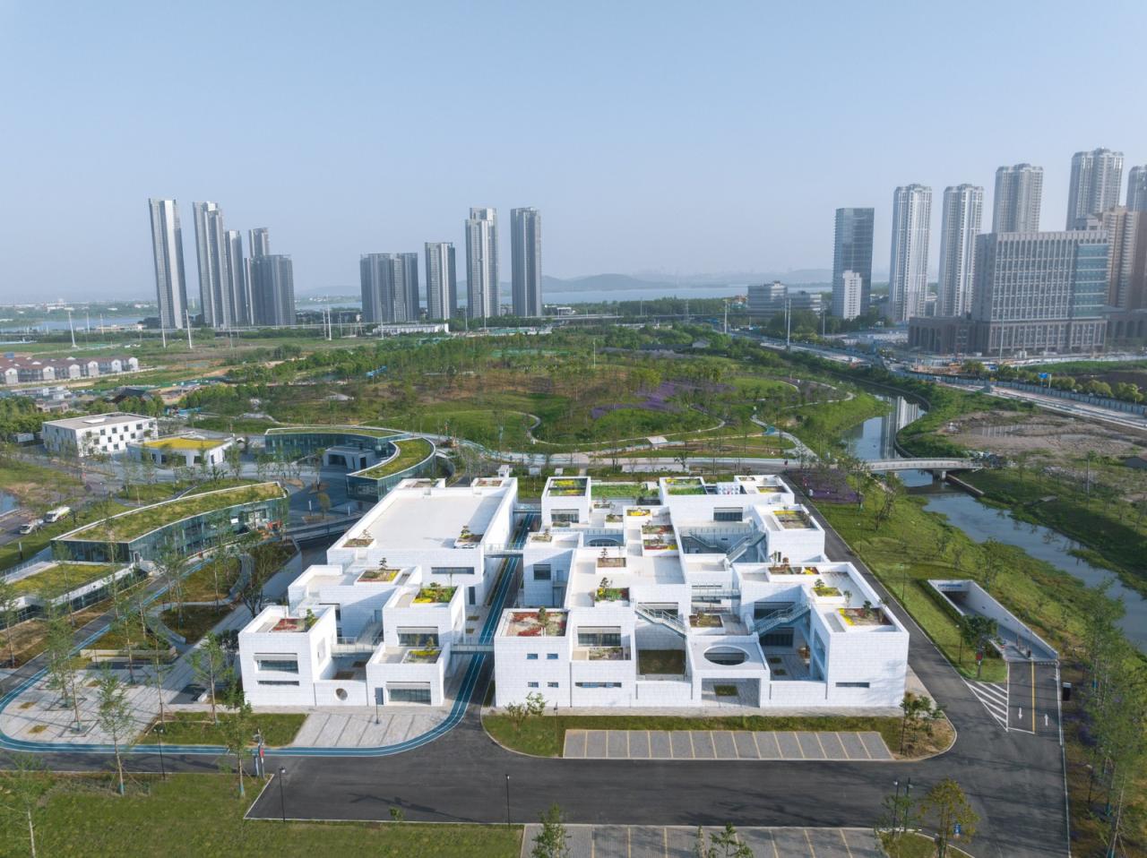 BIM建筑|武汉海绵公园研学+游客中心 / UAO瑞拓设计 BIM建筑|武汉海绵公园研学+游客中心 / UAO瑞拓设计