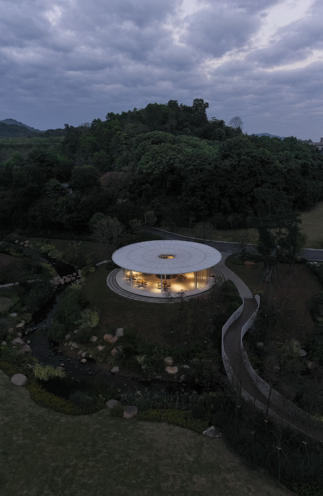 BIM建筑|多层面的“轻”:黄麻乡村振兴工作站与乡村会客厅 / 三文建筑 BIM建筑|多层面的“轻”:黄麻乡村振兴工作站与乡村会客厅 / 三文建筑