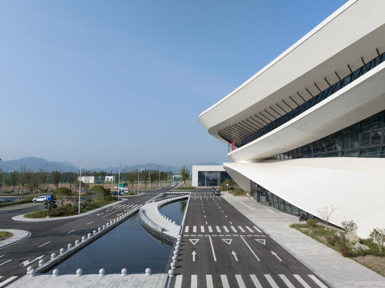BIM建筑|杭州亚运配套设施:千岛湖通用机场航站楼 / 境澜建筑 BIM建筑|杭州亚运配套设施:千岛湖通用机场航站楼 / 境澜建筑