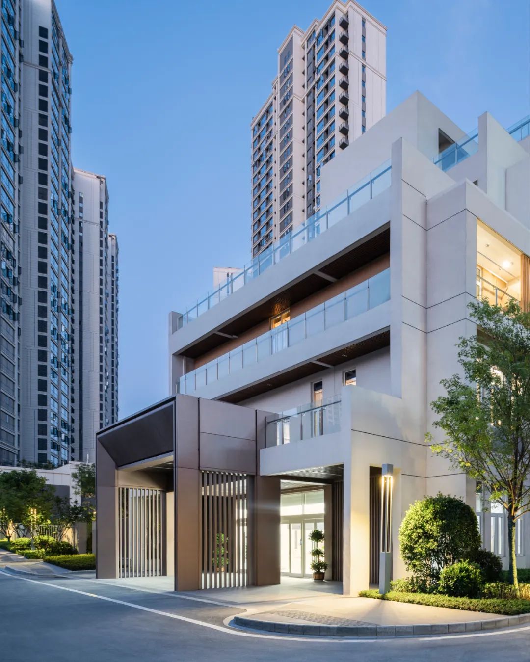 BIM建筑|多层养老中心与外部环境的互动-博元养老中心 / UUA BIM建筑|多层养老中心与外部环境的互动-博元养老中心 / UUA