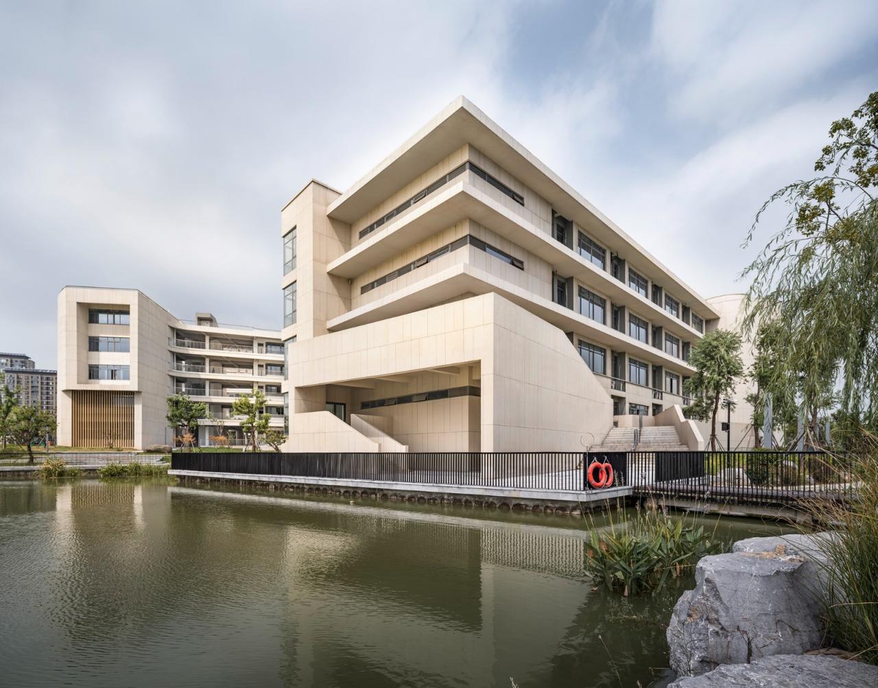 BIM建筑|江苏省靖江高级中学新校区 / 荣朝晖工作室 BIM建筑|江苏省靖江高级中学新校区 / 荣朝晖工作室