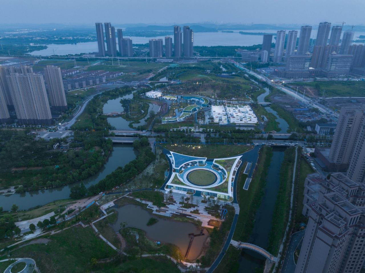 BIM建筑|武汉海绵公园研学+游客中心 / UAO瑞拓设计 BIM建筑|武汉海绵公园研学+游客中心 / UAO瑞拓设计