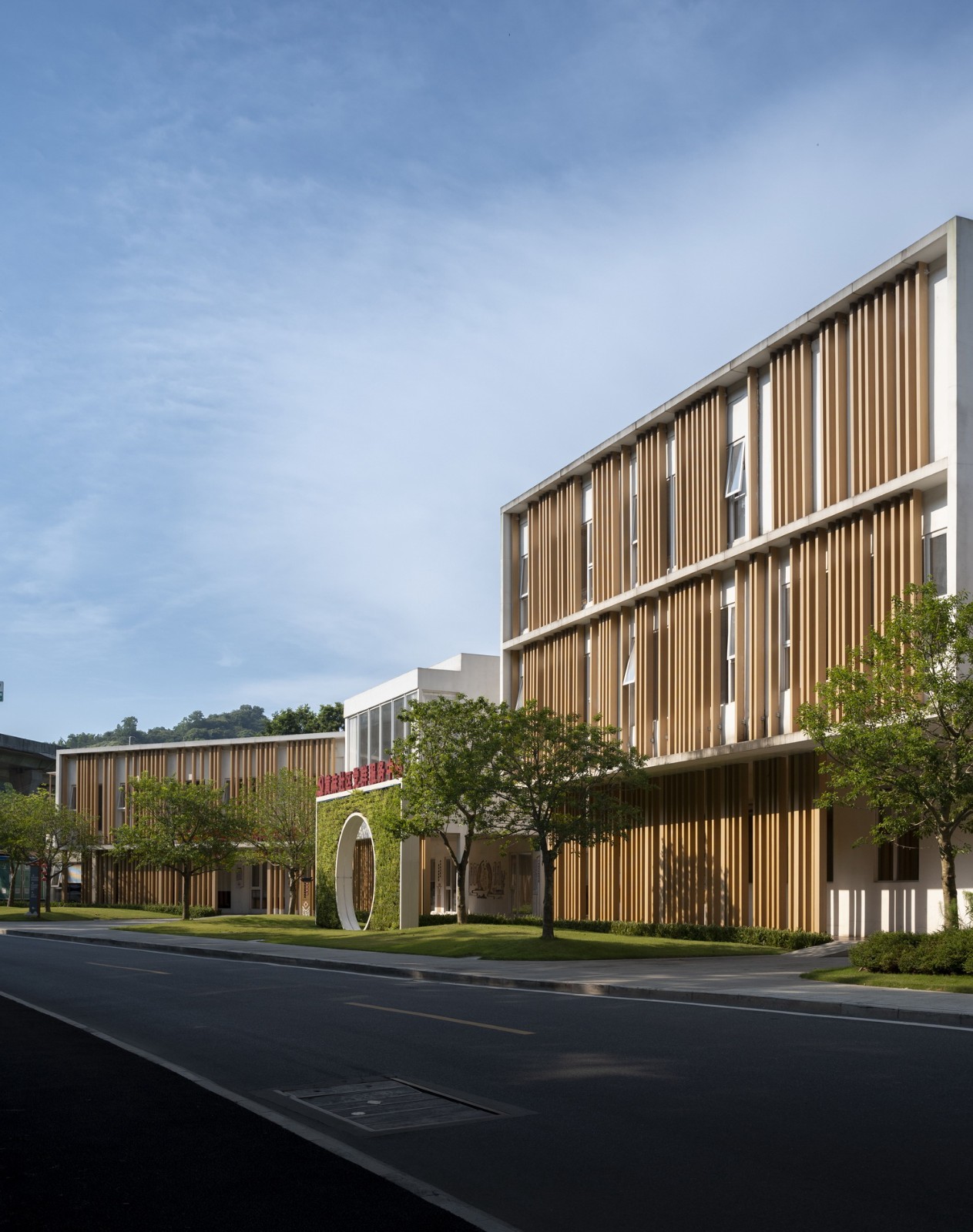 BIM建筑|多层面的“轻”:黄麻乡村振兴工作站与乡村会客厅 / 三文建筑 BIM建筑|多层面的“轻”:黄麻乡村振兴工作站与乡村会客厅 / 三文建筑