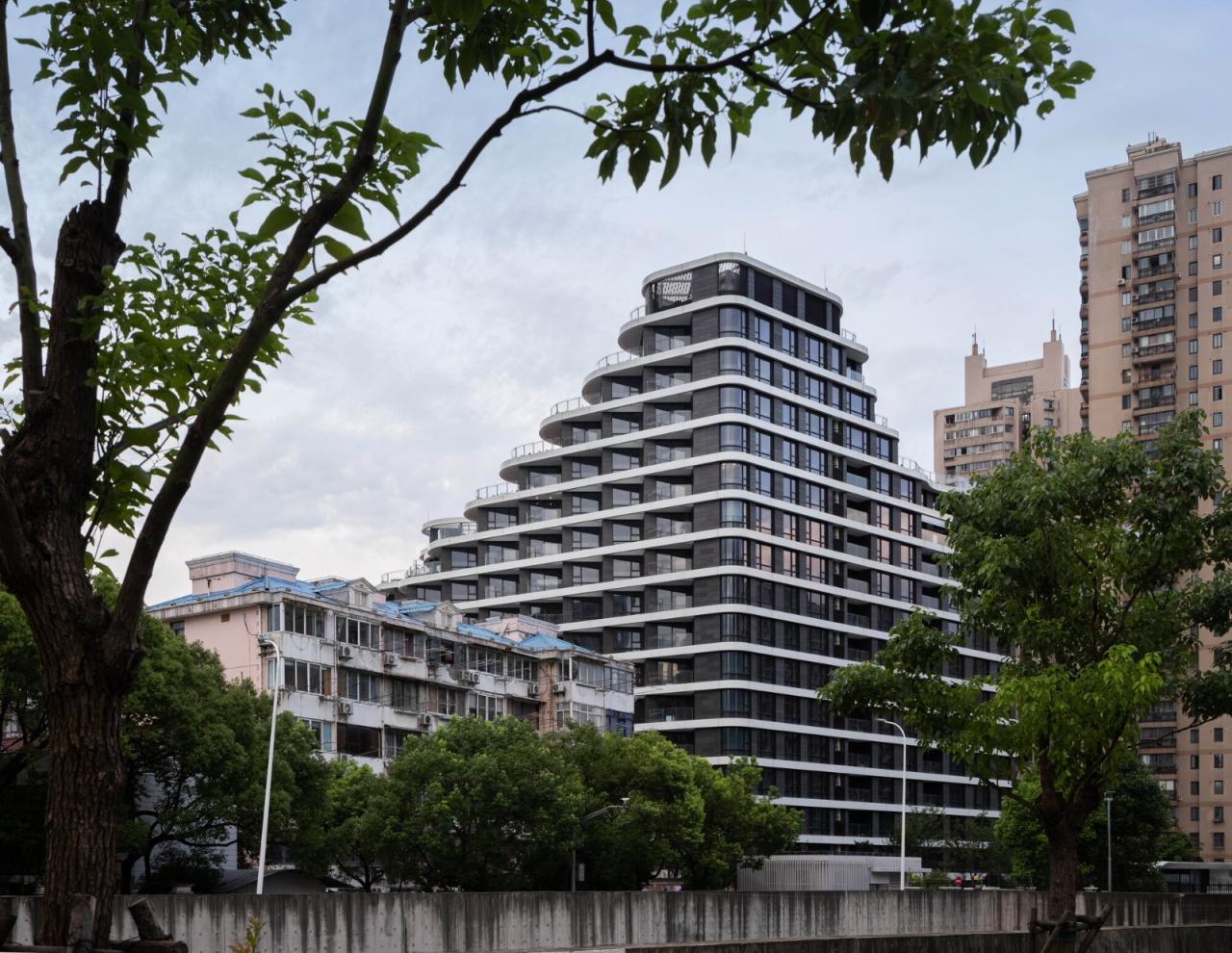 BIM建筑|上海浦东嘉华E18创新住宅 / EID Arch + 上海天华建筑设计 + Aedas BIM建筑|上海浦东嘉华E18创新住宅 / EID Arch + 上海天华建筑设计 + Aedas