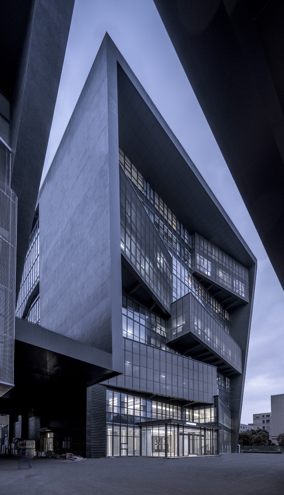 BIM建筑|台州聚丰机车总部 / 殊至建筑 BIM建筑|台州聚丰机车总部 / 殊至建筑