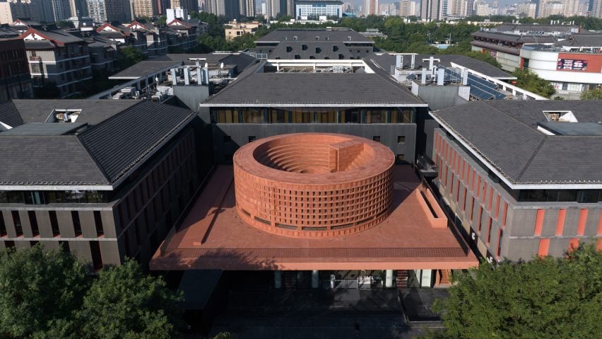 BIM建筑|如恩工作室在曲江美术馆顶上加上“灯笼” BIM建筑|如恩工作室在曲江美术馆顶上加上“灯笼”