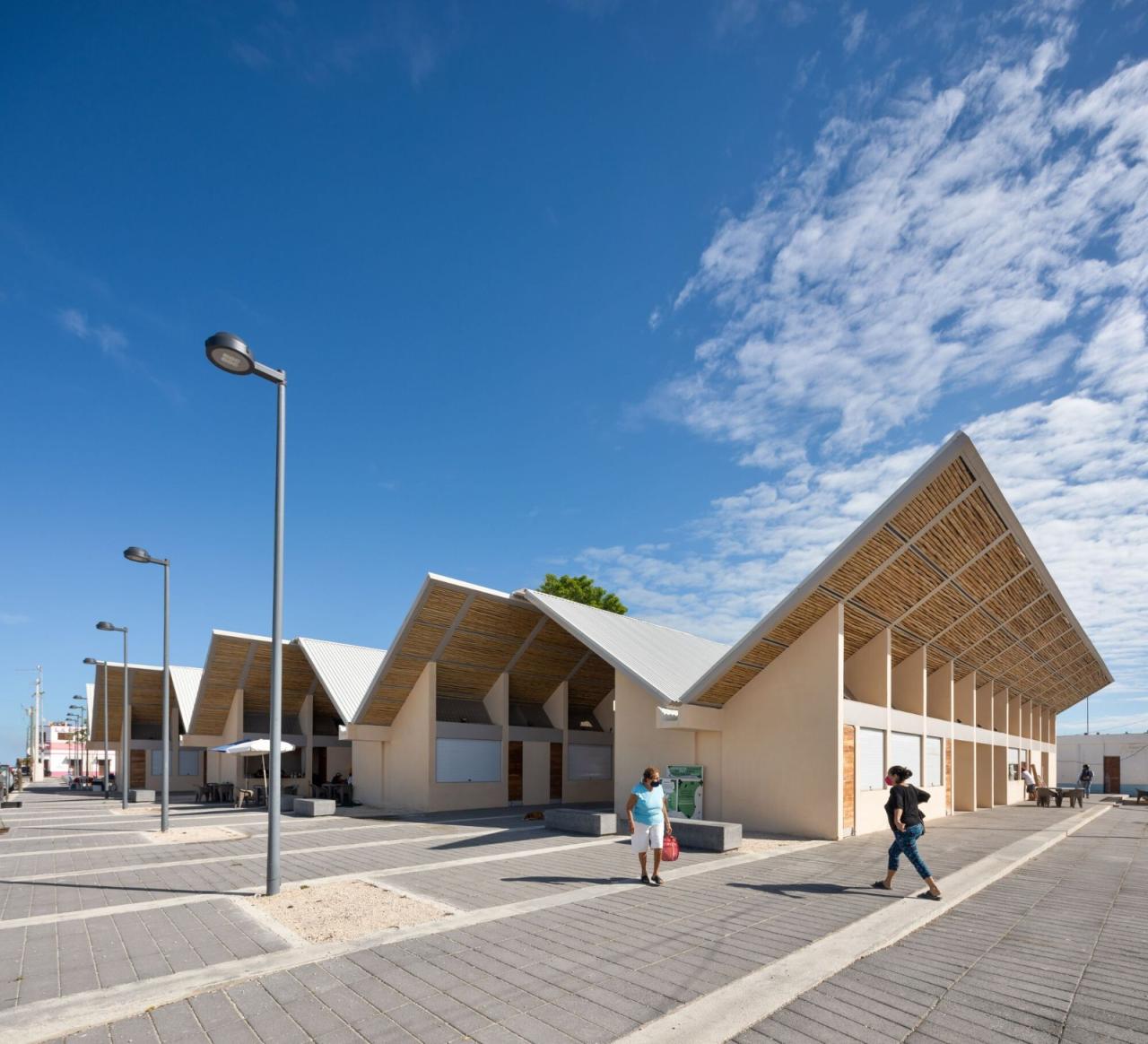 BIM建筑|遮荫空间,摊位乘凉:Chicxulub 广场 / Estudio MMX BIM建筑|遮荫空间,摊位乘凉:Chicxulub 广场 / Estudio MMX