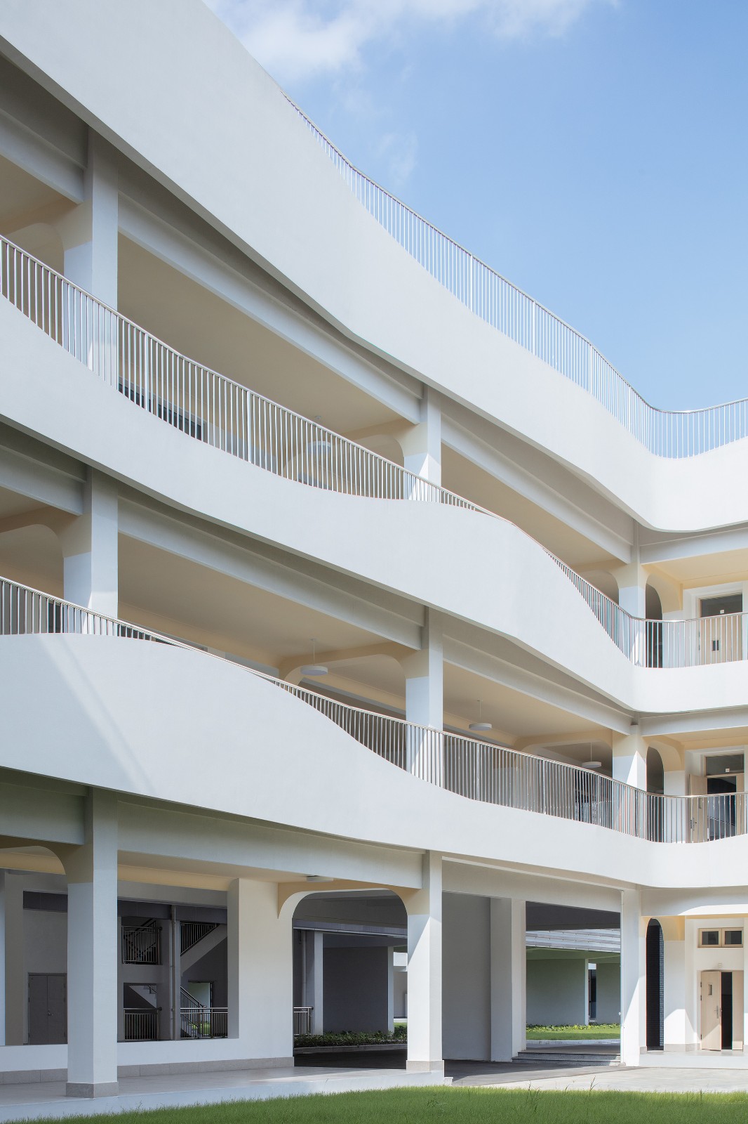 BIM建筑|宁波市古林职业高级中学:少年的无限剧本 / ARCHIS(如是)建筑设计事务所 BIM建筑|宁波市古林职业高级中学:少年的无限剧本 / ARCHIS(如是)建筑设计事务所