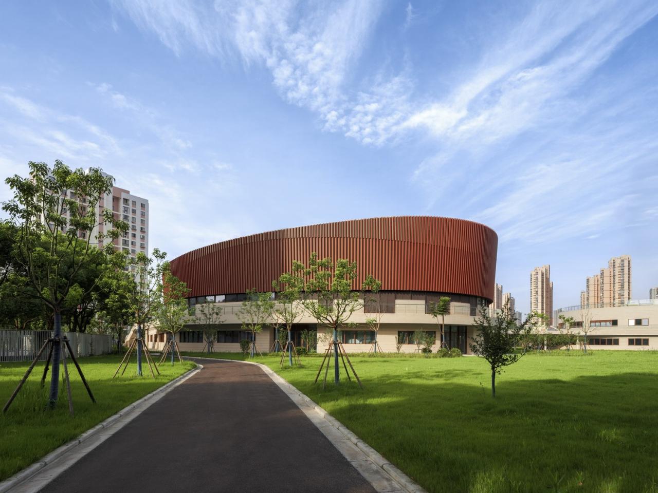 BIM建筑|上海三林懿德社区文体中心:“镶嵌”在社区当中的一站式“体育+”公园 / 三益中国 BIM建筑|上海三林懿德社区文体中心:“镶嵌”在社区当中的一站式“体育+”公园 / 三益中国