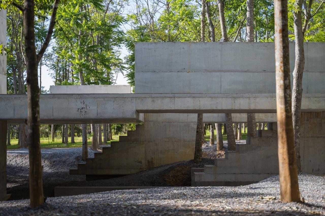 BIM建筑|黄之迷你咖啡厅 / JOYS Architects BIM建筑|黄之迷你咖啡厅 / JOYS Architects