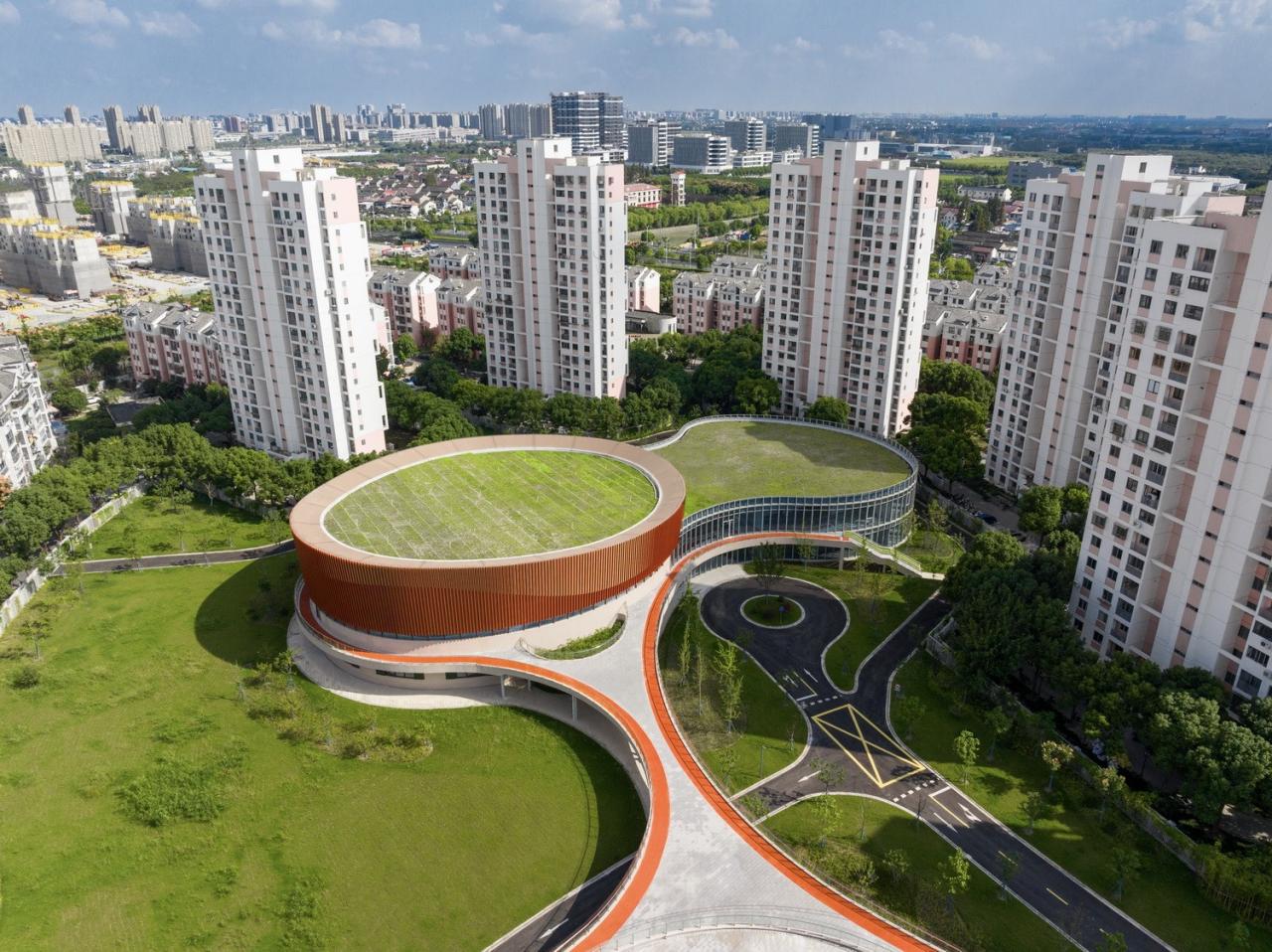 BIM建筑|上海三林懿德社区文体中心:“镶嵌”在社区当中的一站式“体育+”公园 / 三益中国 BIM建筑|上海三林懿德社区文体中心:“镶嵌”在社区当中的一站式“体育+”公园 / 三益中国