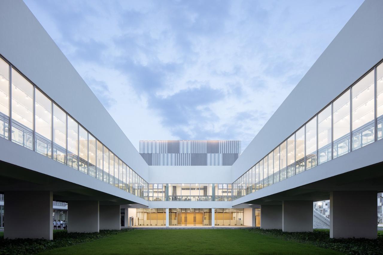 BIM建筑|宁波市古林职业高级中学:少年的无限剧本 / ARCHIS(如是)建筑设计事务所 BIM建筑|宁波市古林职业高级中学:少年的无限剧本 / ARCHIS(如是)建筑设计事务所