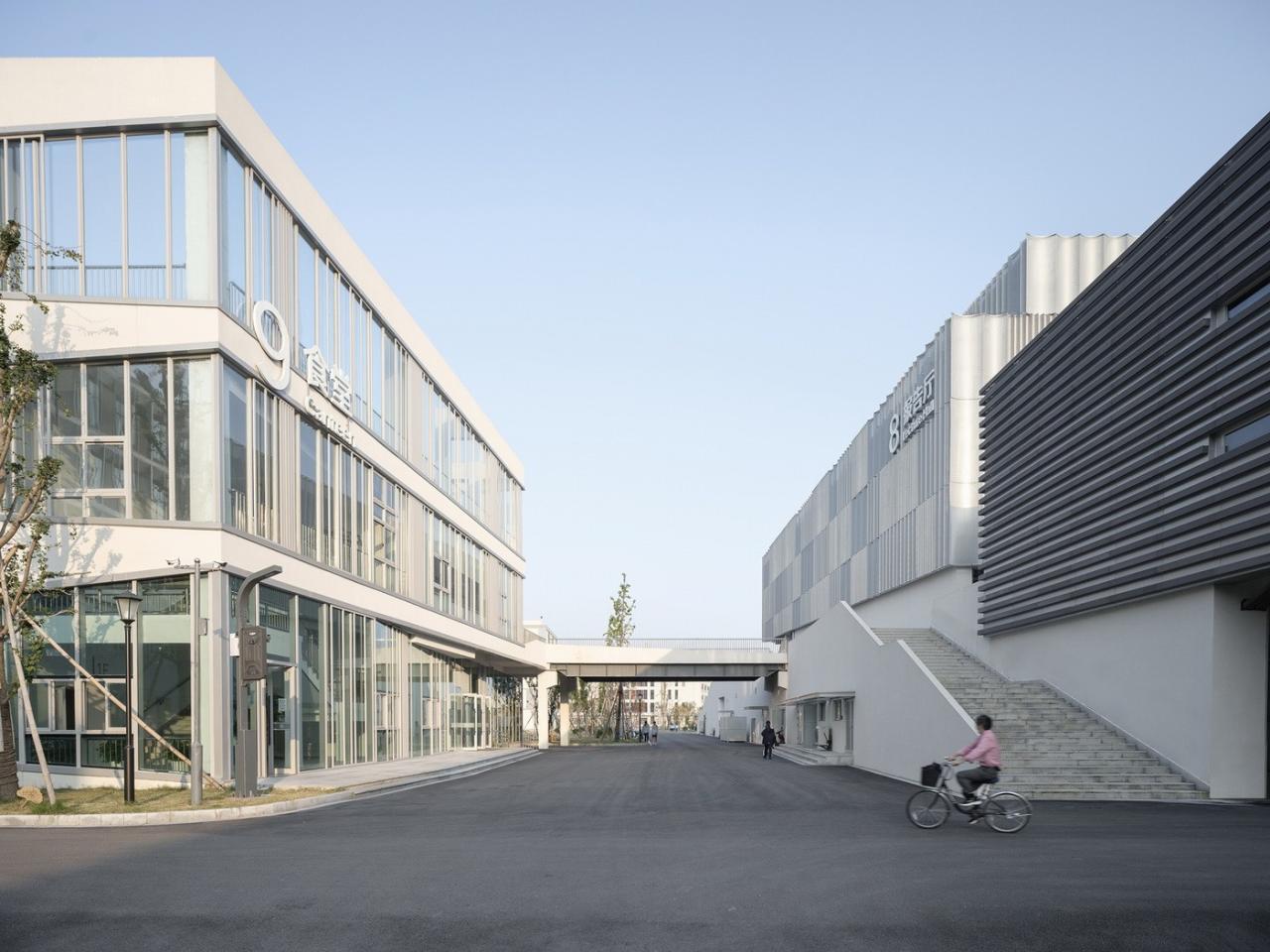 BIM建筑|宁波市古林职业高级中学:少年的无限剧本 / ARCHIS(如是)建筑设计事务所 BIM建筑|宁波市古林职业高级中学:少年的无限剧本 / ARCHIS(如是)建筑设计事务所