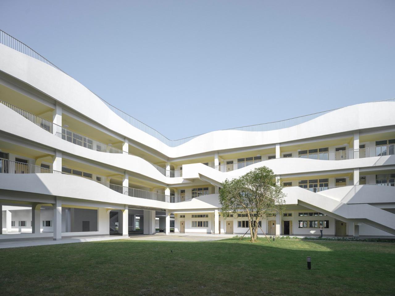 BIM建筑|宁波市古林职业高级中学:少年的无限剧本 / ARCHIS(如是)建筑设计事务所 BIM建筑|宁波市古林职业高级中学:少年的无限剧本 / ARCHIS(如是)建筑设计事务所