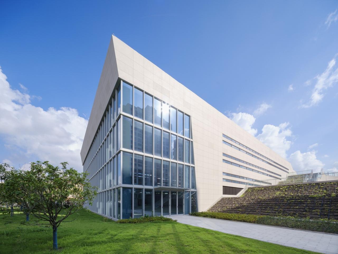 BIM建筑|上海三林懿德社区文体中心:“镶嵌”在社区当中的一站式“体育+”公园 / 三益中国 BIM建筑|上海三林懿德社区文体中心:“镶嵌”在社区当中的一站式“体育+”公园 / 三益中国