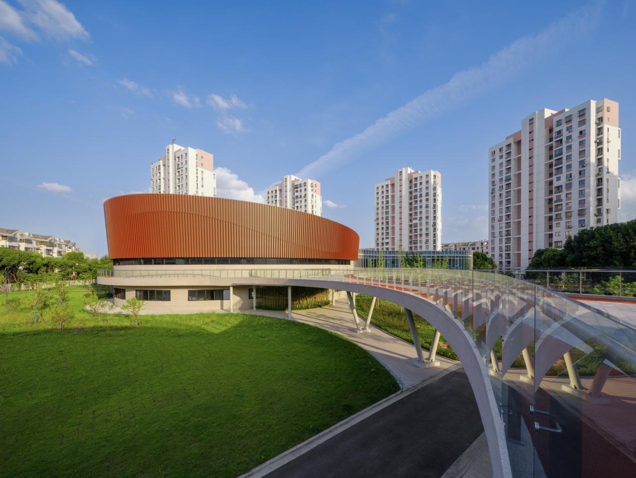 BIM建筑|上海三林懿德社区文体中心:“镶嵌”在社区当中的一站式“体育+”公园 / 三益中国 BIM建筑|上海三林懿德社区文体中心:“镶嵌”在社区当中的一站式“体育+”公园 / 三益中国