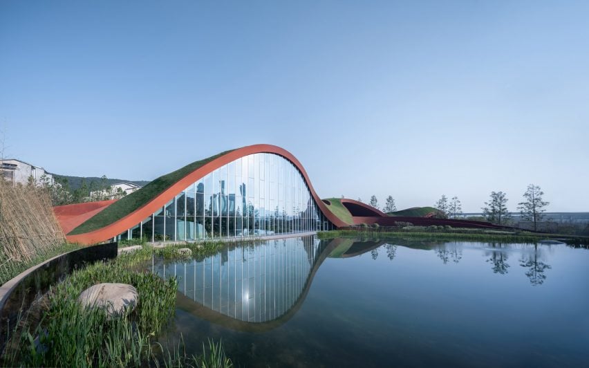 BIM建筑|变革工作室设计起伏混凝土景观掩盖的文化中心 BIM建筑|变革工作室设计起伏混凝土景观掩盖的文化中心