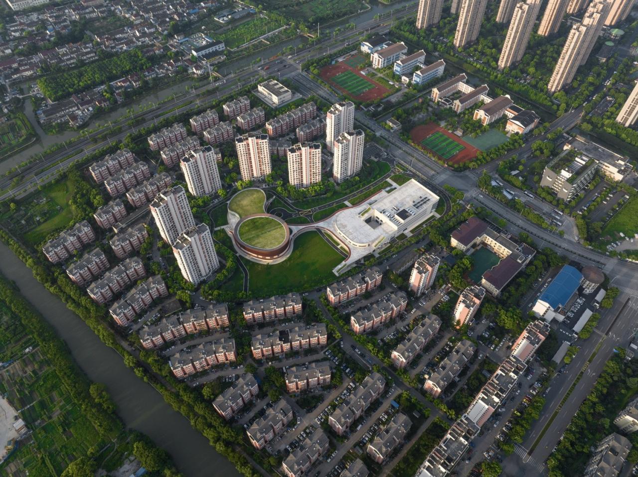 BIM建筑|上海三林懿德社区文体中心:“镶嵌”在社区当中的一站式“体育+”公园 / 三益中国 BIM建筑|上海三林懿德社区文体中心:“镶嵌”在社区当中的一站式“体育+”公园 / 三益中国