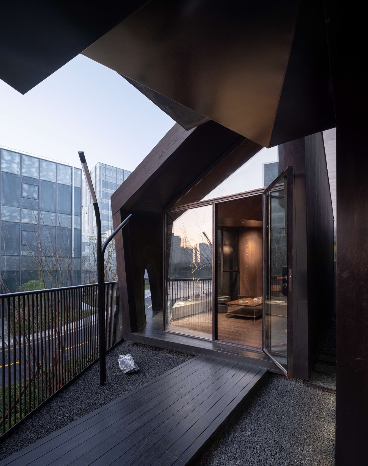 BIM建筑|夹缝中的建筑,上海 / 本哲建筑 BIM建筑|夹缝中的建筑,上海 / 本哲建筑