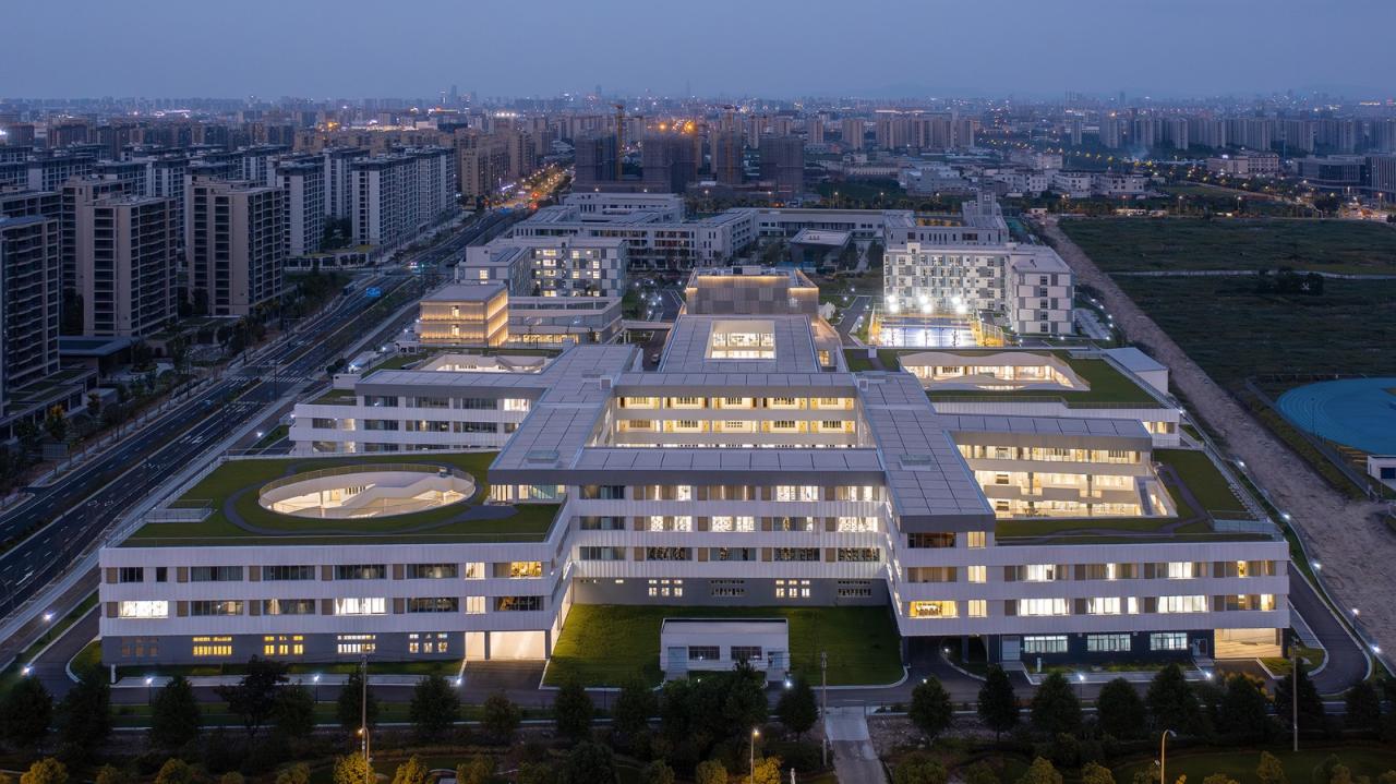BIM建筑|宁波市古林职业高级中学:少年的无限剧本 / ARCHIS(如是)建筑设计事务所 BIM建筑|宁波市古林职业高级中学:少年的无限剧本 / ARCHIS(如是)建筑设计事务所