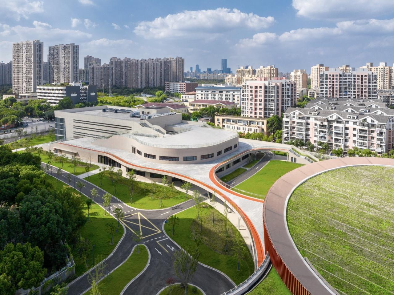 BIM建筑|上海三林懿德社区文体中心:“镶嵌”在社区当中的一站式“体育+”公园 / 三益中国 BIM建筑|上海三林懿德社区文体中心:“镶嵌”在社区当中的一站式“体育+”公园 / 三益中国