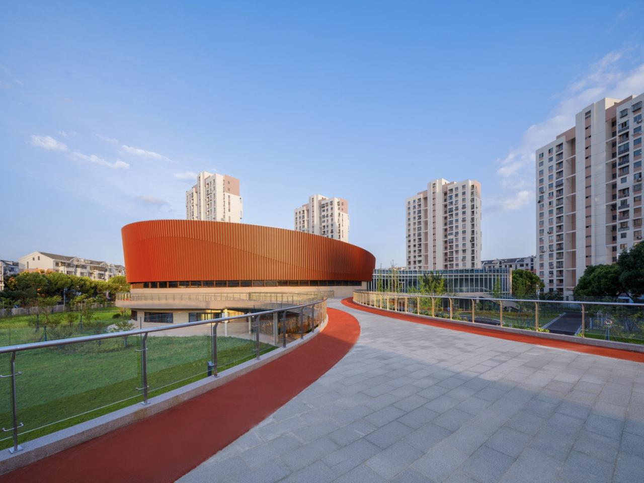 BIM建筑|上海三林懿德社区文体中心:“镶嵌”在社区当中的一站式“体育+”公园 / 三益中国 BIM建筑|上海三林懿德社区文体中心:“镶嵌”在社区当中的一站式“体育+”公园 / 三益中国