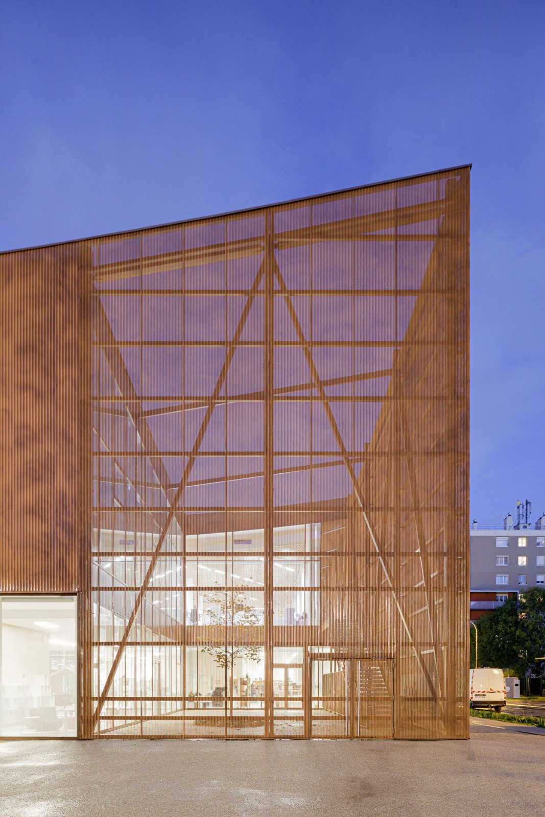 BIM建筑|Sainte-Geneviève- des-Bois 媒体图书馆 / archi5 + Calmm architecture BIM建筑|Sainte-Geneviève- des-Bois 媒体图书馆 / archi5 + Calmm architecture