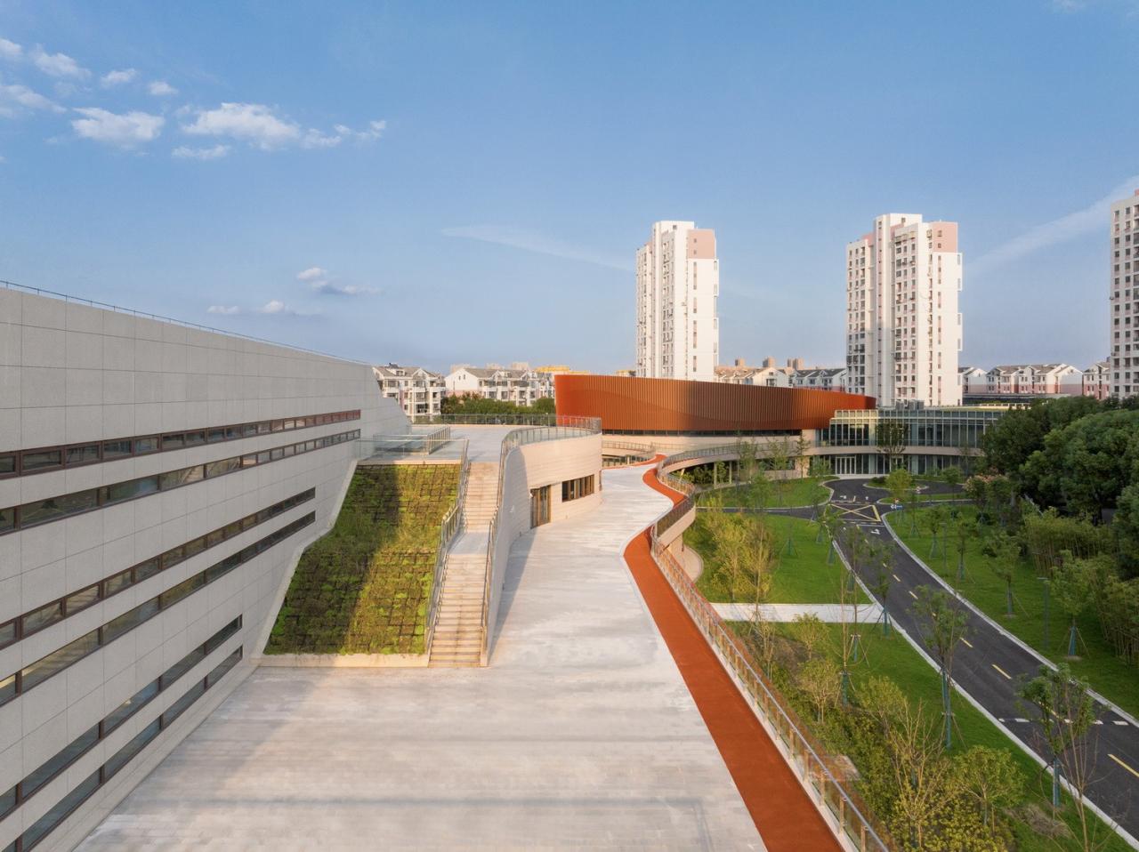 BIM建筑|上海三林懿德社区文体中心:“镶嵌”在社区当中的一站式“体育+”公园 / 三益中国 BIM建筑|上海三林懿德社区文体中心:“镶嵌”在社区当中的一站式“体育+”公园 / 三益中国