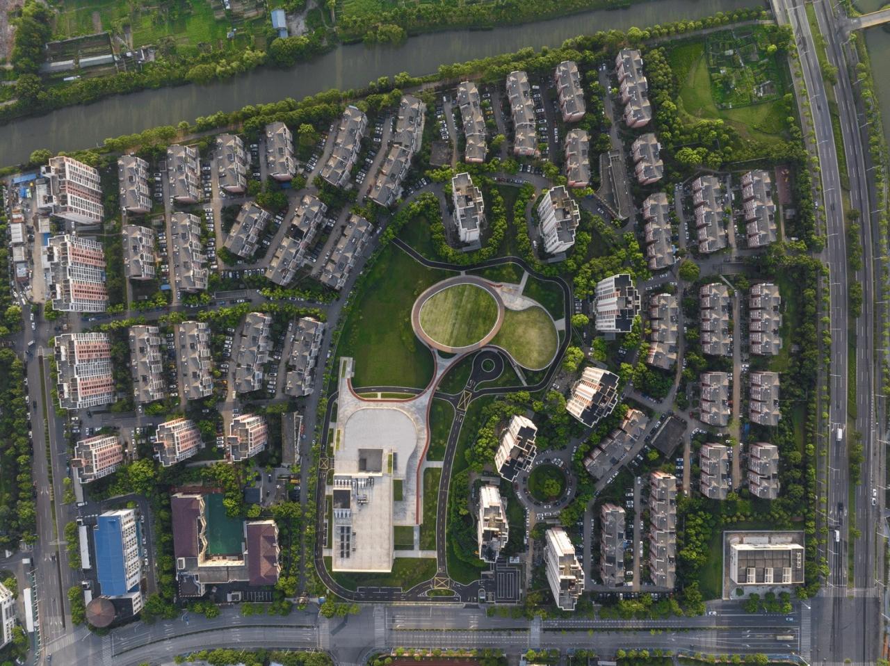 BIM建筑|上海三林懿德社区文体中心:“镶嵌”在社区当中的一站式“体育+”公园 / 三益中国 BIM建筑|上海三林懿德社区文体中心:“镶嵌”在社区当中的一站式“体育+”公园 / 三益中国