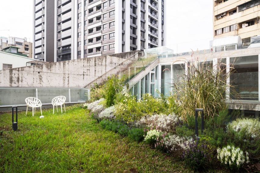 BIM建筑|格拉提安设计棱角分明的混凝土庭院住宅 BIM建筑|格拉提安设计棱角分明的混凝土庭院住宅