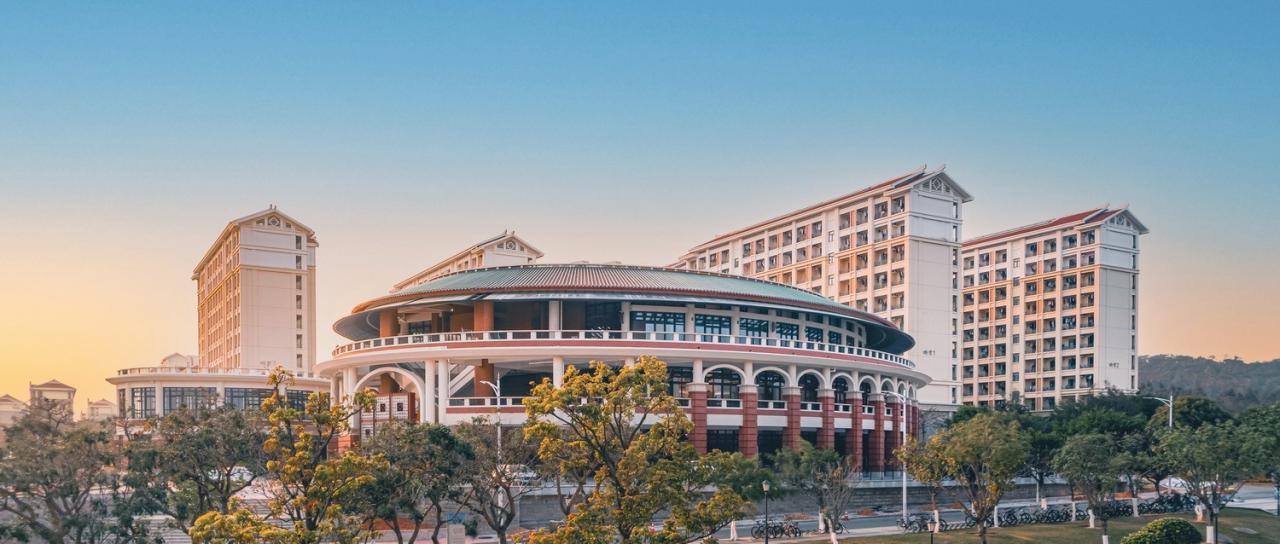 BIM建筑|厦门大学翔安校区中部学生食堂(思源餐厅)/ 厦门大学建筑设计研究院有限公司(AUAD) BIM建筑|厦门大学翔安校区中部学生食堂(思源餐厅)/ 厦门大学建筑设计研究院有限公司(AUAD)
