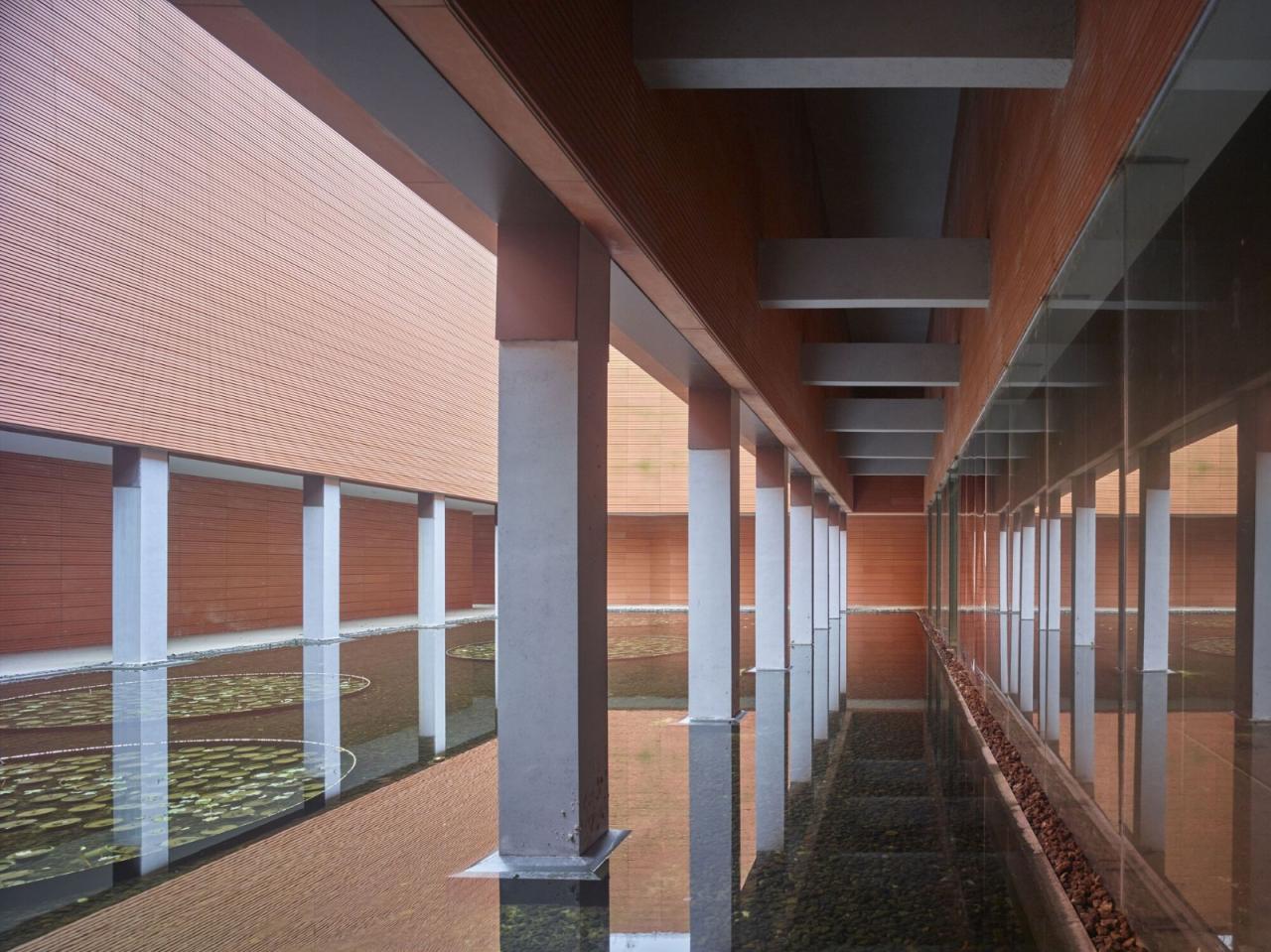 BIM建筑|海南生态智慧新城数字市政厅 / 清华大学建筑设计研究院 素朴建筑工作室 BIM建筑|海南生态智慧新城数字市政厅 / 清华大学建筑设计研究院 素朴建筑工作室