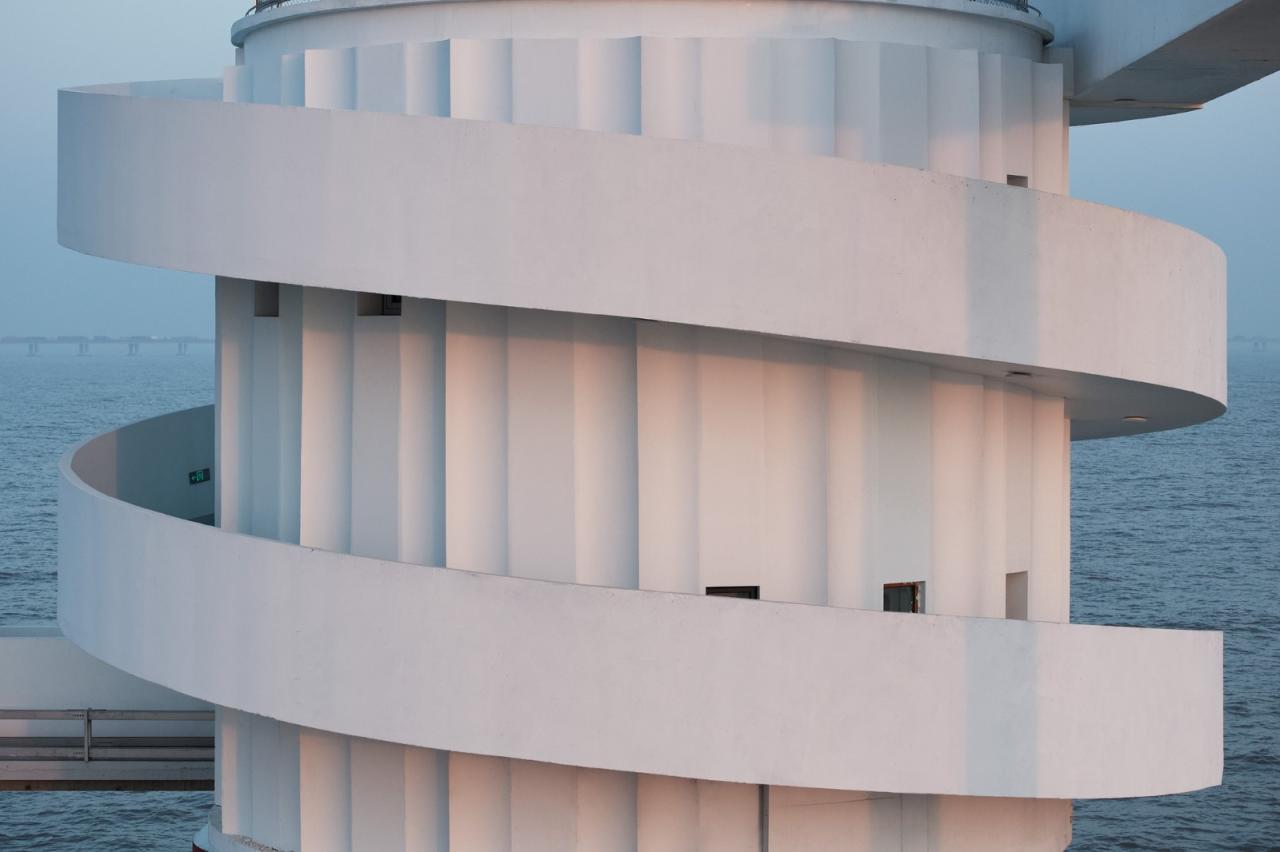 BIM建筑|扭转塔和螺旋站,上海海上的生态基础设施 / HCCH合尘建筑 BIM建筑|扭转塔和螺旋站,上海海上的生态基础设施 / HCCH合尘建筑
